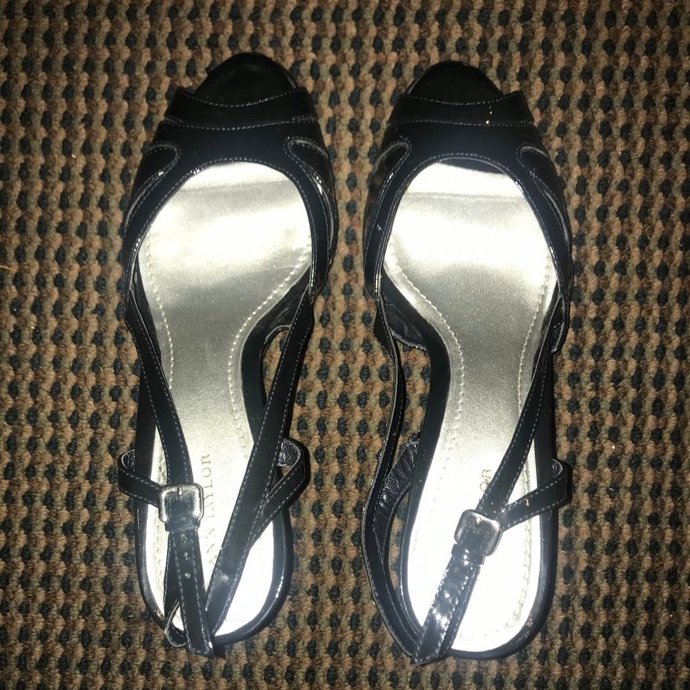 Wedge sandals- patent leather